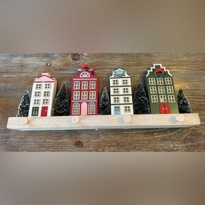 THRESHOLD CHRISTMAS VILLAGE LIGHT UP STOCKING HOLDER